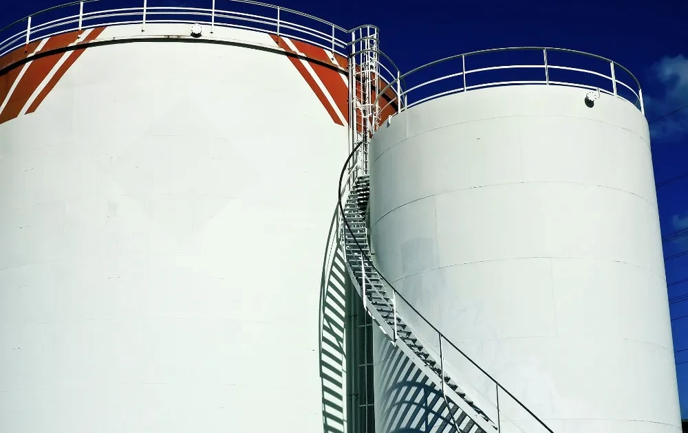 silos serbatoti di stoccaggio e silos