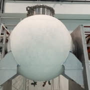 coibentazione industriale di un reattore in una industria del settore chimico (cosmetico) effettuata con 2 mm di AES TECH