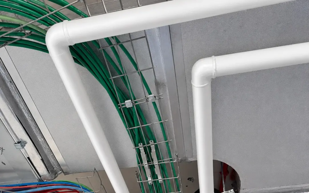 Tubazioni isolate con AES Tech in un impianto di riscaldamento e raffrescamento a Milano